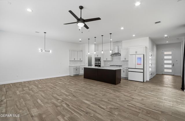 2076 SANTA ISABELLA Street, Sunland Park, NM 88063