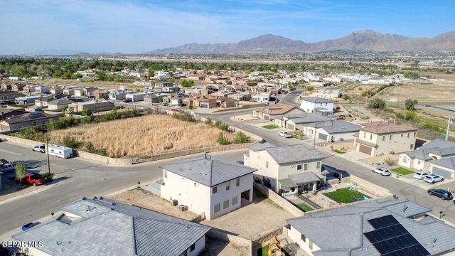 2076 SANTA ISABELLA Street, Sunland Park, NM 88063