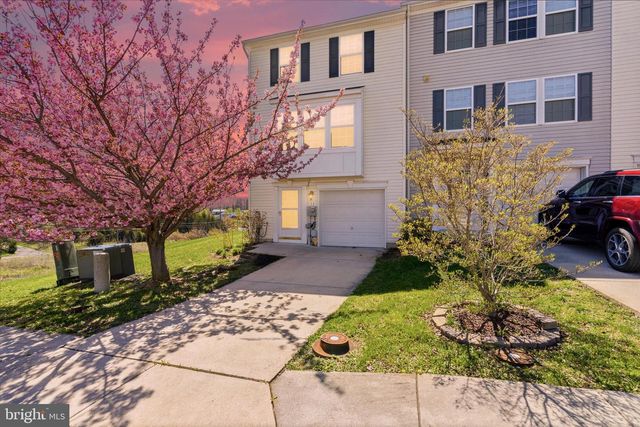 54 COUNCIL CT, Falling Waters, WV 25419