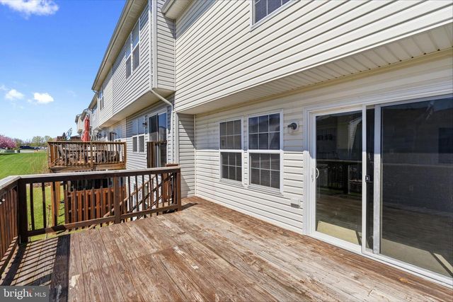 54 COUNCIL CT, Falling Waters, WV 25419