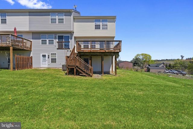 54 COUNCIL CT, Falling Waters, WV 25419