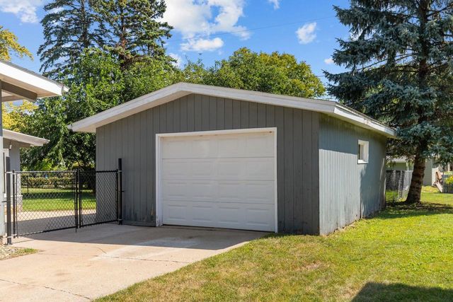 1602 DOEMEL STREET, Oshkosh, WI 54901