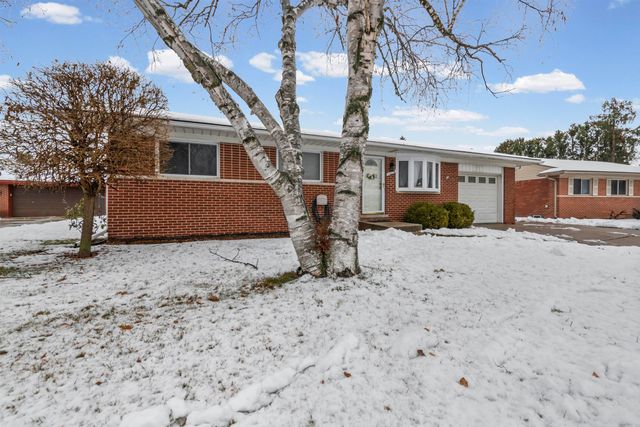 35674 Shook Lane, Clinton Township, MI 48035