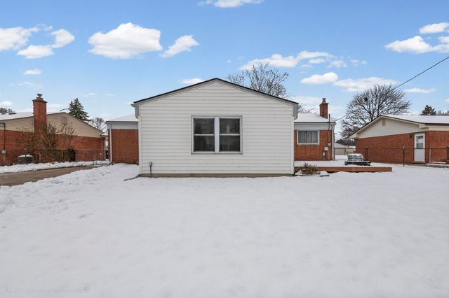 35674 Shook Lane, Clinton Township, MI 48035