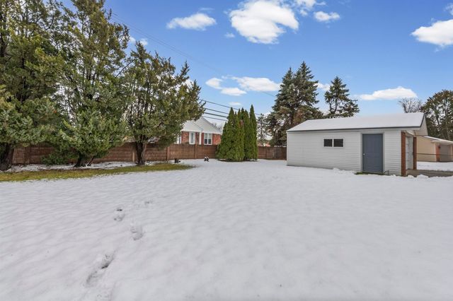 35674 Shook Lane, Clinton Township, MI 48035