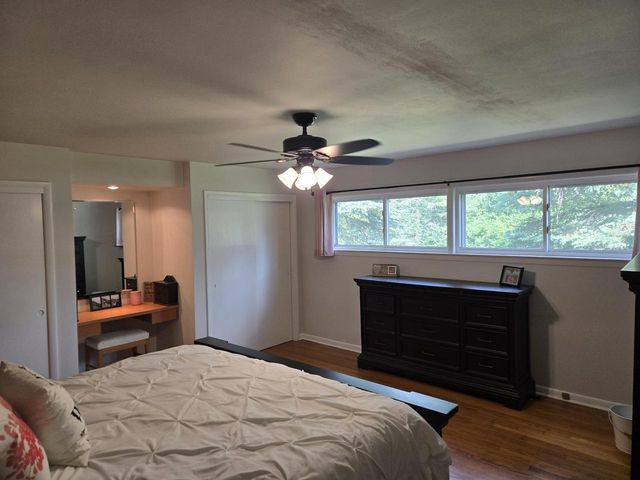 3775 S Sunny View DRIVE, New Berlin, WI 53151