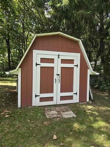 3775 S Sunny View DRIVE, New Berlin, WI 53151