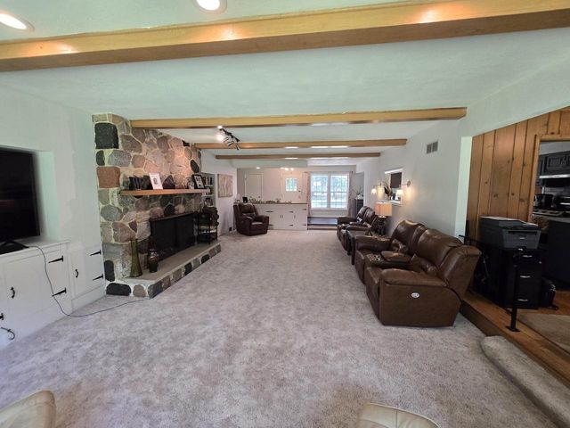 3775 S Sunny View DRIVE, New Berlin, WI 53151