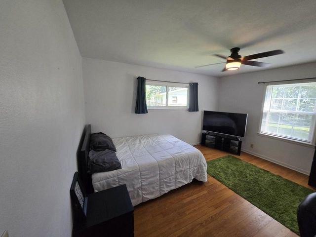 3775 S Sunny View DRIVE, New Berlin, WI 53151