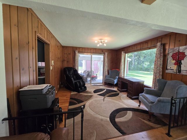3775 S Sunny View DRIVE, New Berlin, WI 53151