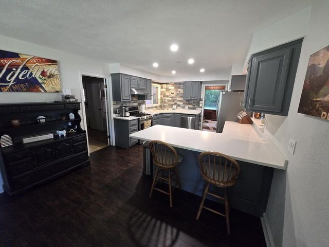 3775 S Sunny View DRIVE, New Berlin, WI 53151