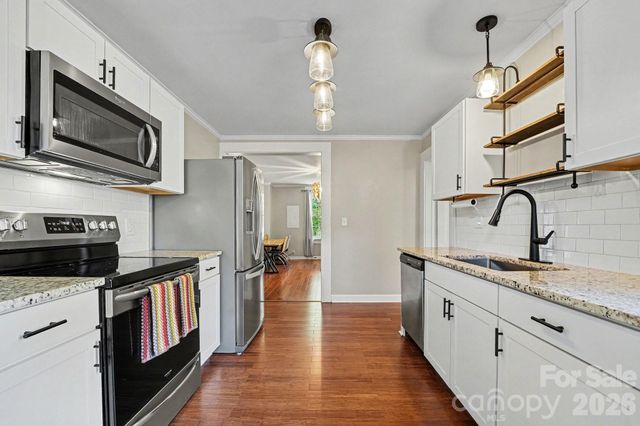 224 E Catawba Avenue, Mooresville, NC 28115