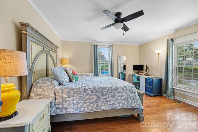 224 E Catawba Avenue, Mooresville, NC 28115