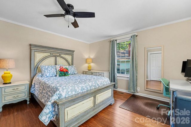 224 E Catawba Avenue, Mooresville, NC 28115