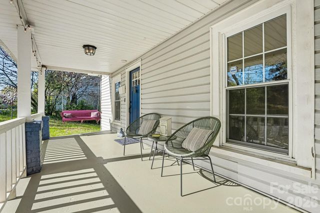 224 E Catawba Avenue, Mooresville, NC 28115