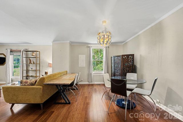 224 E Catawba Avenue, Mooresville, NC 28115