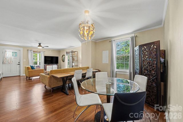 224 E Catawba Avenue, Mooresville, NC 28115