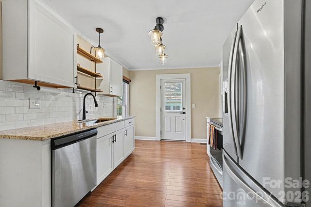 224 E Catawba Avenue, Mooresville, NC 28115