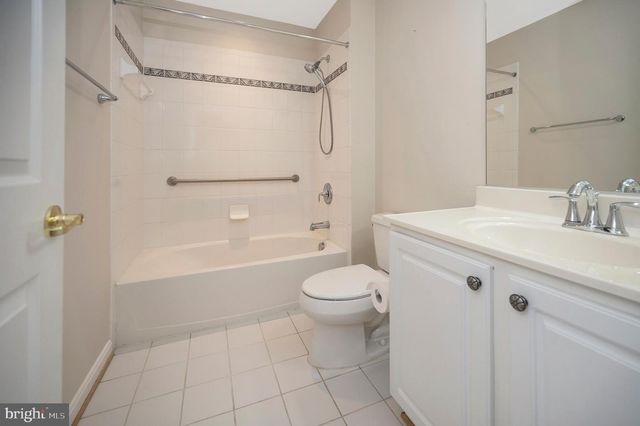 5105 SEWELLS POINTE DR, Fredericksburg, VA 22407