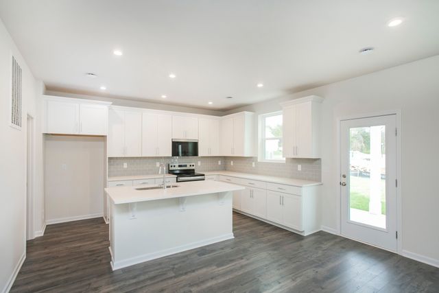 2640 Kemp Drive, Hermitage, TN 37076