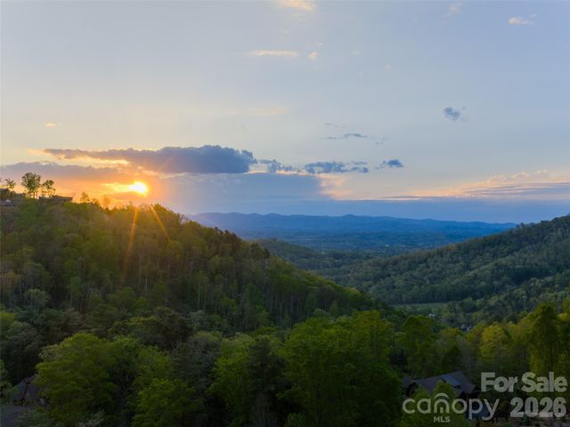 32 Timberwolf Court, Asheville, NC 28804