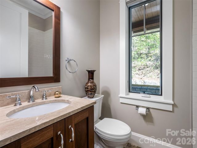 32 Timberwolf Court, Asheville, NC 28804
