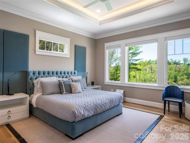 32 Timberwolf Court, Asheville, NC 28804