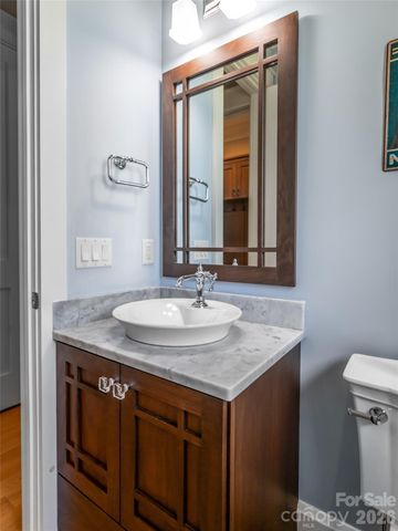 32 Timberwolf Court, Asheville, NC 28804