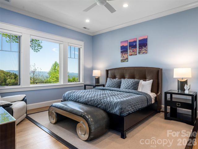 32 Timberwolf Court, Asheville, NC 28804