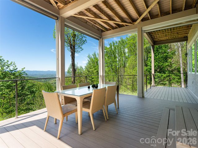 32 Timberwolf Court, Asheville, NC 28804