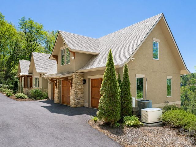 32 Timberwolf Court, Asheville, NC 28804