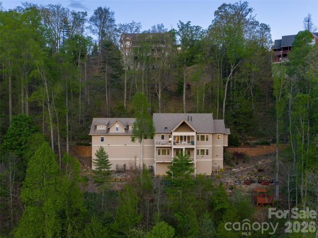 32 Timberwolf Court, Asheville, NC 28804