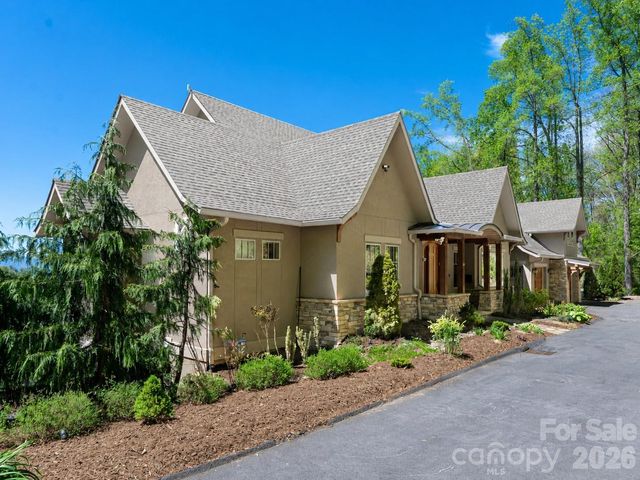 32 Timberwolf Court, Asheville, NC 28804