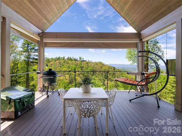 32 Timberwolf Court, Asheville, NC 28804