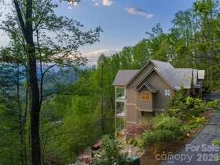 32 Timberwolf Court, Asheville, NC 28804