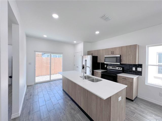 3610 Veterans Boulevard 5, Edinburg, TX 78542