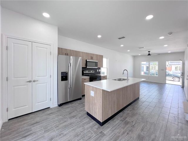 3610 Veterans Boulevard 5, Edinburg, TX 78542