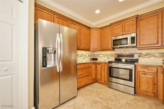 8893 Bristol BEND, Fort Myers, FL 33908