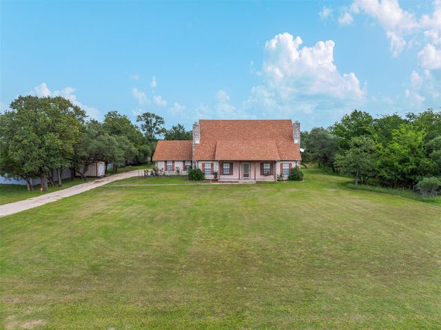 2015 County Road 226, Giddings, TX 78942