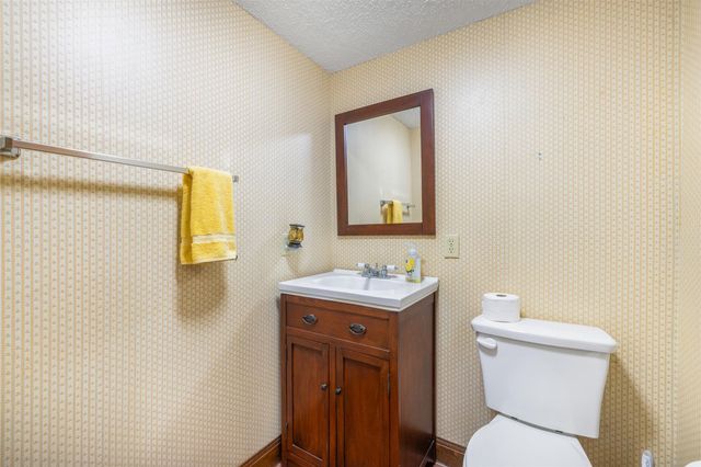 2015 County Road 226, Giddings, TX 78942