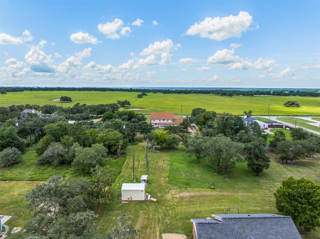 2015 County Road 226, Giddings, TX 78942