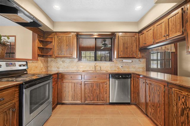 2015 County Road 226, Giddings, TX 78942