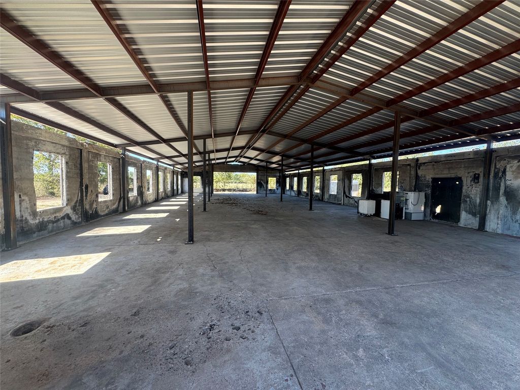 1318 Prairie Avenue, Cleburne, TX 76033