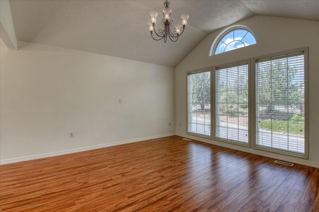 4262 E 33RD Ave, Spokane, WA 99223