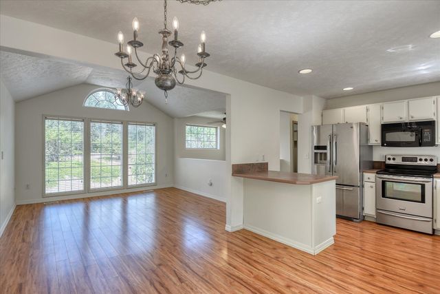 4262 E 33RD Ave, Spokane, WA 99223