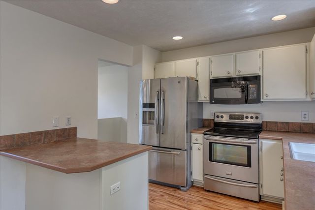 4262 E 33RD Ave, Spokane, WA 99223