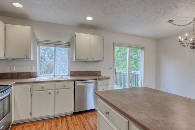 4262 E 33RD Ave, Spokane, WA 99223