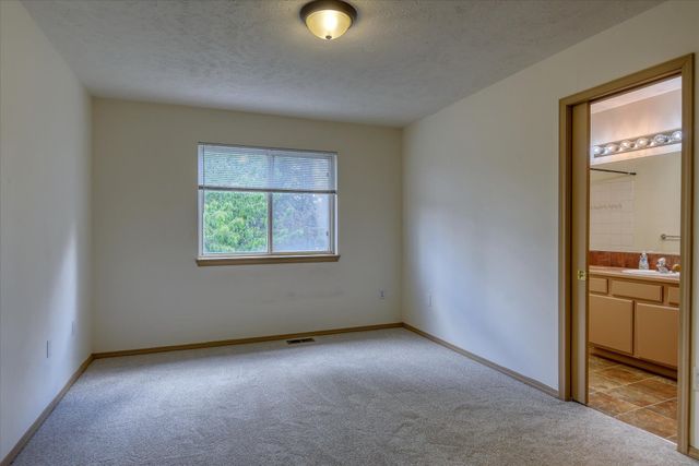 4262 E 33RD Ave, Spokane, WA 99223