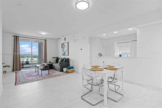 1850 Monroe Street 308, Hollywood, FL 33020