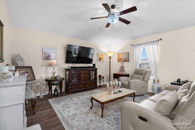 3582 Conley Dr, Cantonment, FL 32533